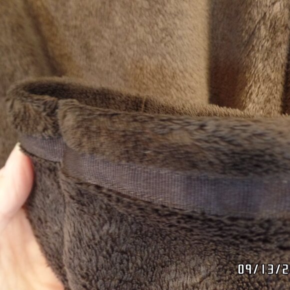 Disneyland Resort Winnie the Pooh and Piglet embroidered Fleece Jacket Medium - Picture 8 of 16